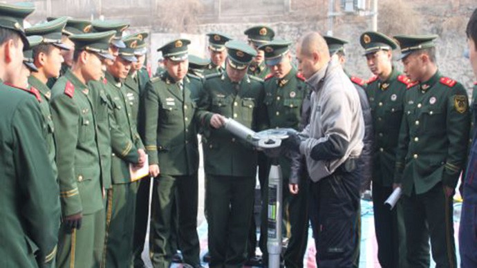 我公司技術(shù)人員在蘭州市消防特勤大隊為消防官兵現(xiàn)場顯示、培訓(xùn)我公司所供設(shè)備